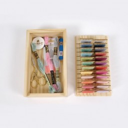 Boite de rangement avec cartelettes en bois DMC