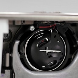 Machine à coudre et à broder Bernina 770 QE Pro