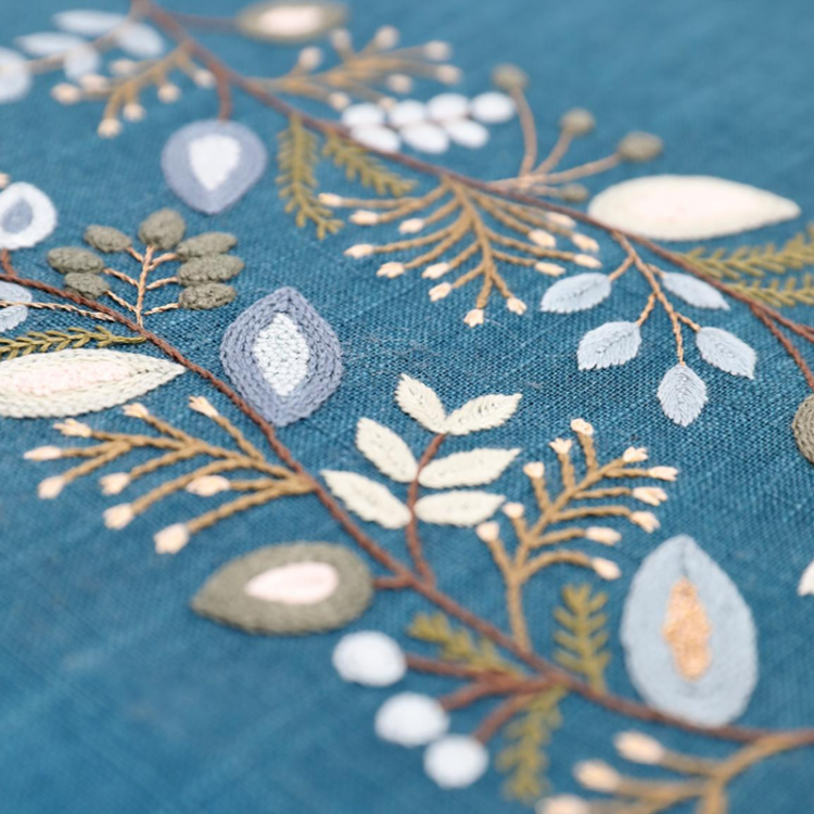 Kit de broderie - Planche fleurie Isaure