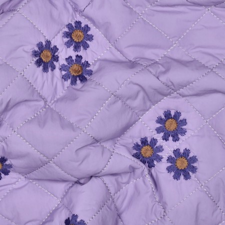 Tissu matelassé - broderie fleur lila