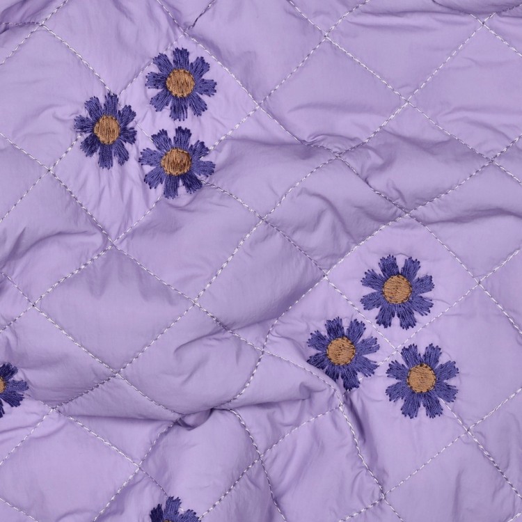 Tissu matelassé - broderie fleur lila