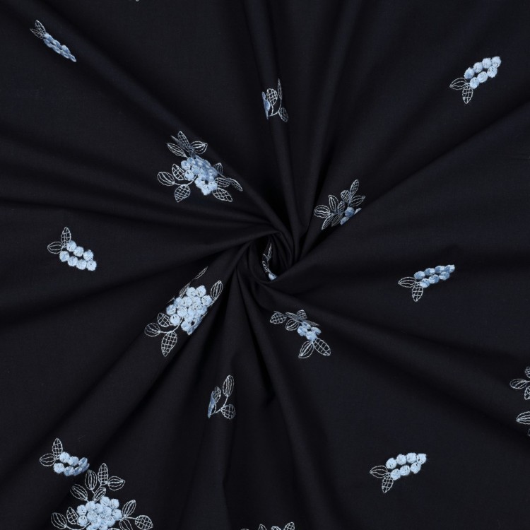 Tissu voile de coton - broderie fleurs bleues