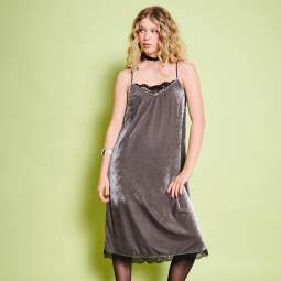 Patron Burda 5661 - robe