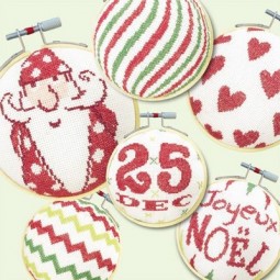 Fiche de broderie Lilipoints : Les boules de Noël 3