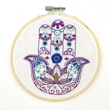 Kit de broderie - La main de Fatma Kit de broderie - La main de Fatma