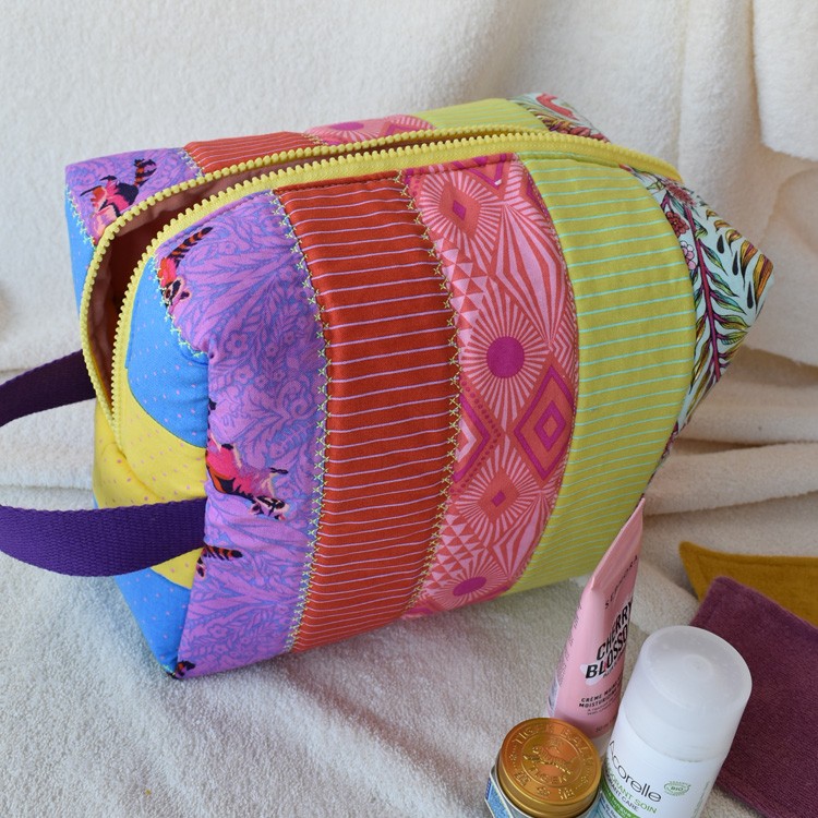 Kit de couture : Trousse de toilette Tulipa création Ecolaines